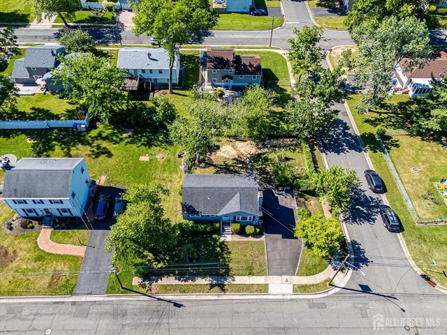 29 Hopkinson Avenue, Piscataway, NJ 08854
