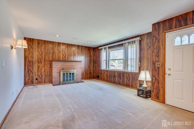 29 Hopkinson Avenue, Piscataway, NJ 08854
