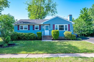 29 Hopkinson Avenue, Piscataway, NJ 08854