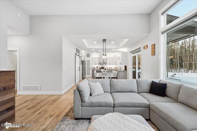 1305 W Woodpecker Circle, Wasilla, AK 99654