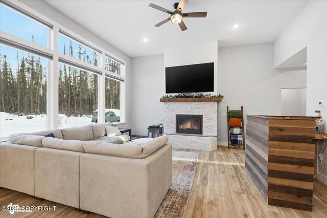 1305 W Woodpecker Circle, Wasilla, AK 99654