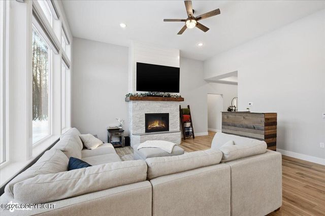 1305 W Woodpecker Circle, Wasilla, AK 99654