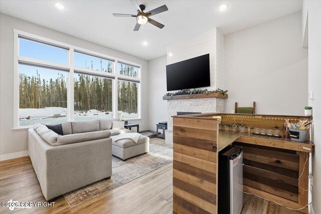 1305 W Woodpecker Circle, Wasilla, AK 99654