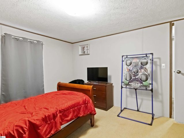 8 Doby Court, Wellford, SC 29385