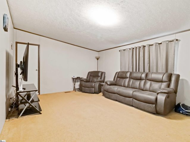 8 Doby Court, Wellford, SC 29385