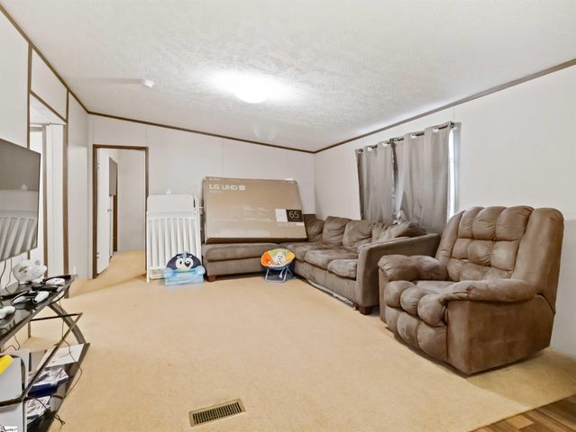 8 Doby Court, Wellford, SC 29385