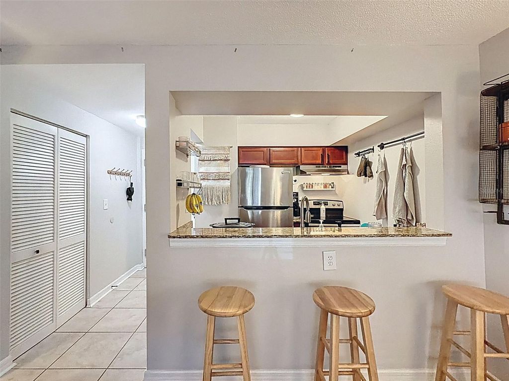 Image 11 of property listing at 406 W AZEELE STREET 103, Tampa, FL 33606