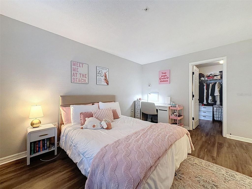 Image 15 of property listing at 406 W AZEELE STREET 103, Tampa, FL 33606