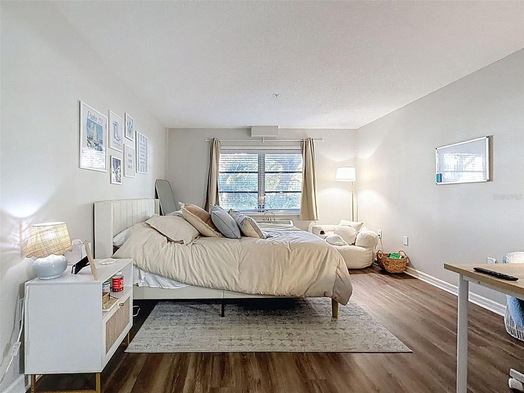 Image 21 of property listing at 406 W AZEELE STREET 103, Tampa, FL 33606