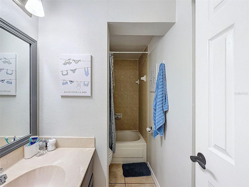 Image 26 of property listing at 406 W AZEELE STREET 103, Tampa, FL 33606