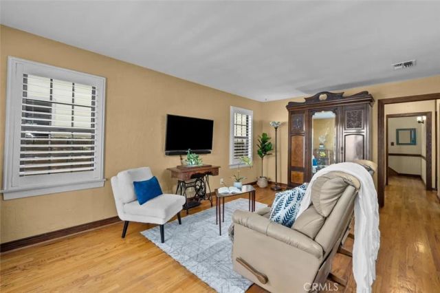 118 Glendora Avenue, Long Beach, CA 90803