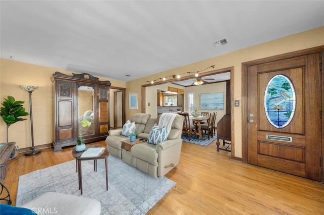 118 Glendora Avenue, Long Beach, CA 90803