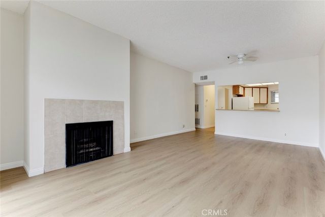 2900 Fairway Avenue 407, La Crescenta, CA 91214