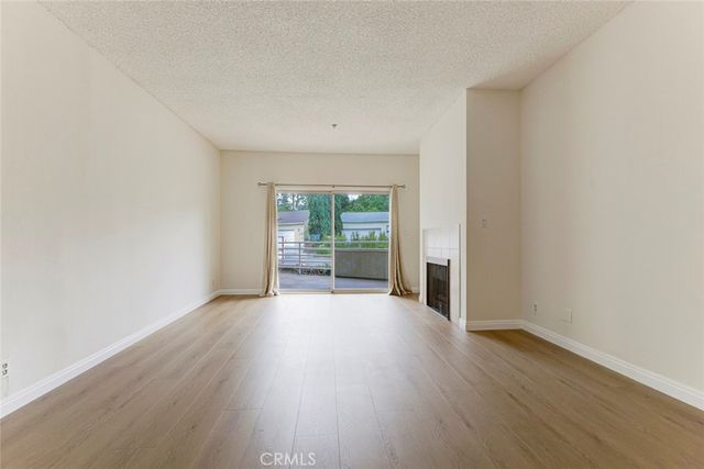 2900 Fairway Avenue 407, La Crescenta, CA 91214