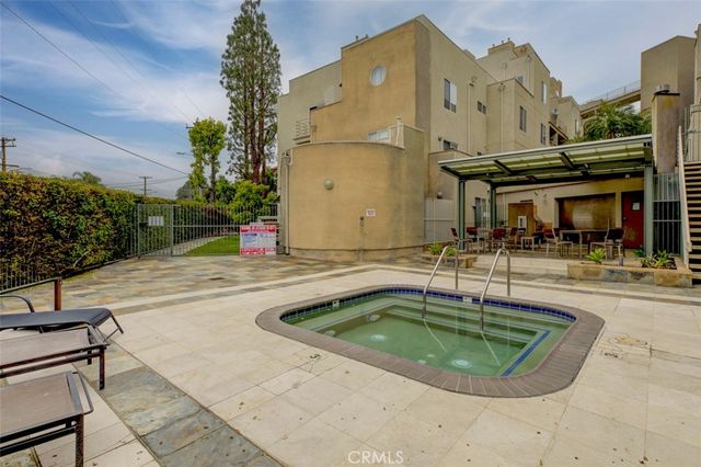 2900 Fairway Avenue 407, La Crescenta, CA 91214
