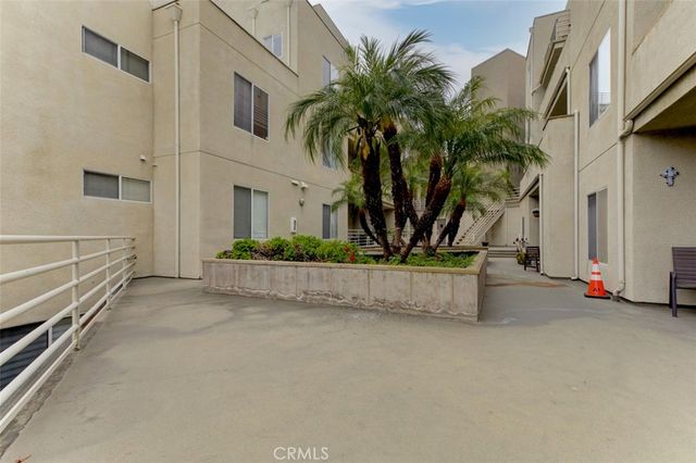 2900 Fairway Avenue 407, La Crescenta, CA 91214