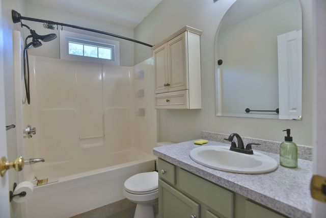 83 Boxberry Ln 83, Rockland, MA 02370