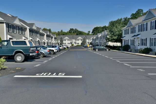 83 Boxberry Ln 83, Rockland, MA 02370