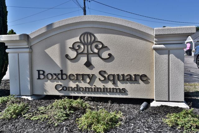 83 Boxberry Ln 83, Rockland, MA 02370