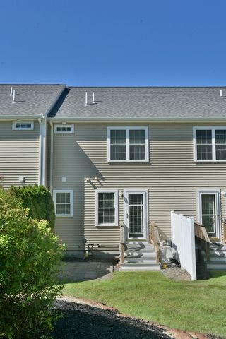 83 Boxberry Ln 83, Rockland, MA 02370