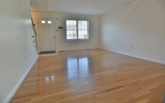 83 Boxberry Ln 83, Rockland, MA 02370
