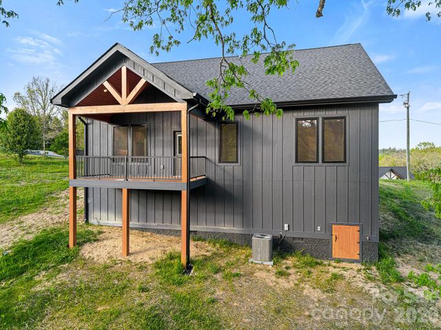 40 Firefly Ridge Trail, Alexander, NC 28701