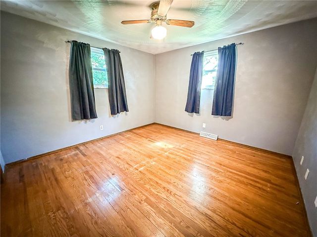 329 S Home Ave, Twp Of But Ne, PA 16001