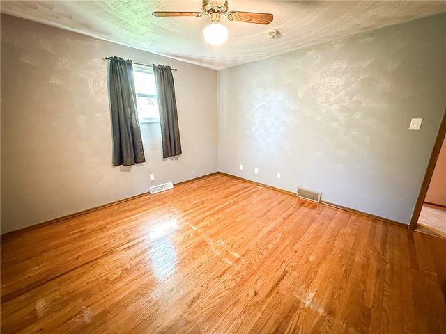 329 S Home Ave, Twp Of But Ne, PA 16001