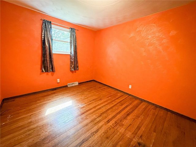 329 S Home Ave, Twp Of But Ne, PA 16001