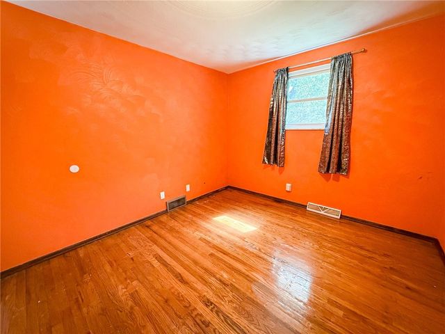 329 S Home Ave, Twp Of But Ne, PA 16001