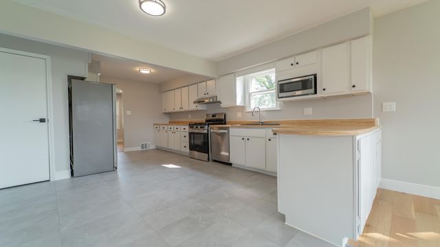 1101 Sycamore Street, Crown Point, IN 46307