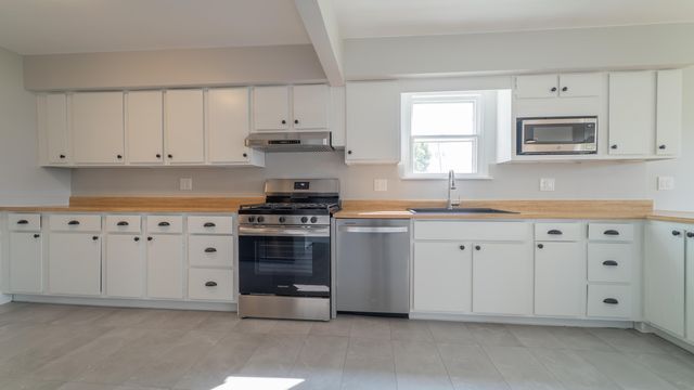 1101 Sycamore Street, Crown Point, IN 46307