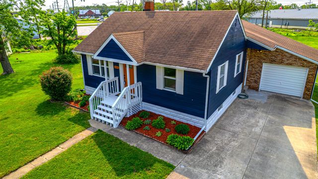 1101 Sycamore Street, Crown Point, IN 46307