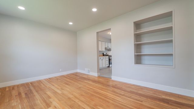 1101 Sycamore Street, Crown Point, IN 46307