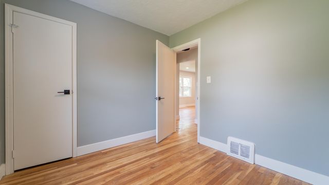 1101 Sycamore Street, Crown Point, IN 46307