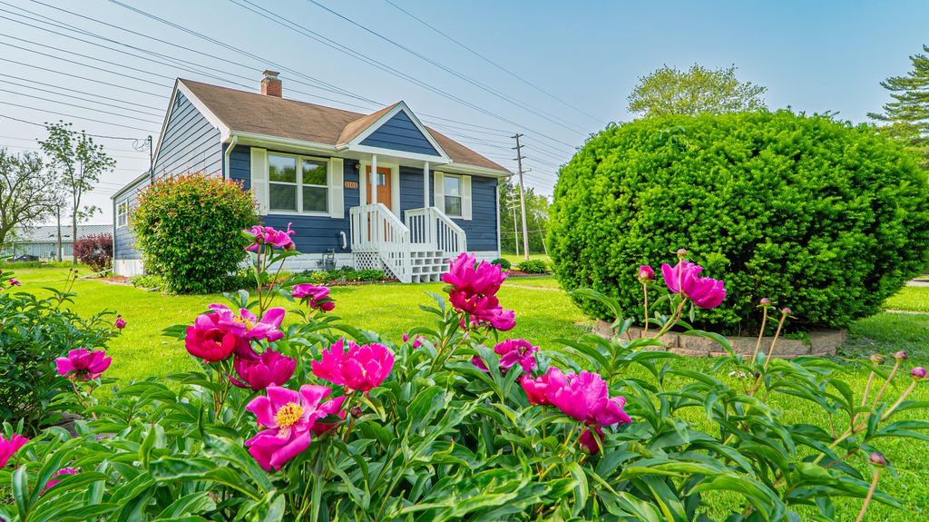 1101 Sycamore Street, Crown Point, IN 46307