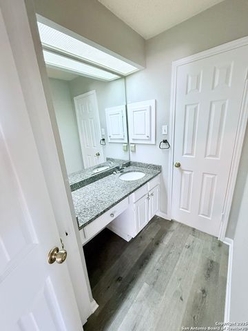 4839 Brandeis St Apt 512, San Antonio, TX 78249