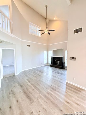 4839 Brandeis St Apt 512, San Antonio, TX 78249