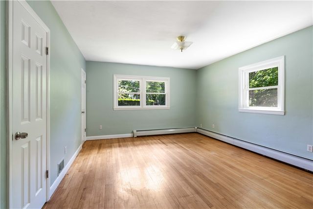 278 Green End Avenue, Middletown, RI 02842