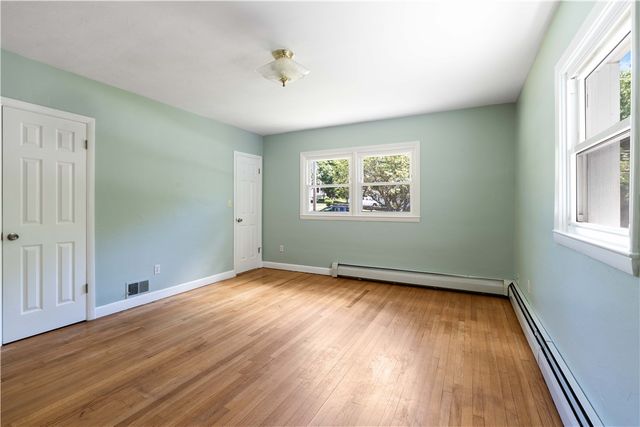 278 Green End Avenue, Middletown, RI 02842
