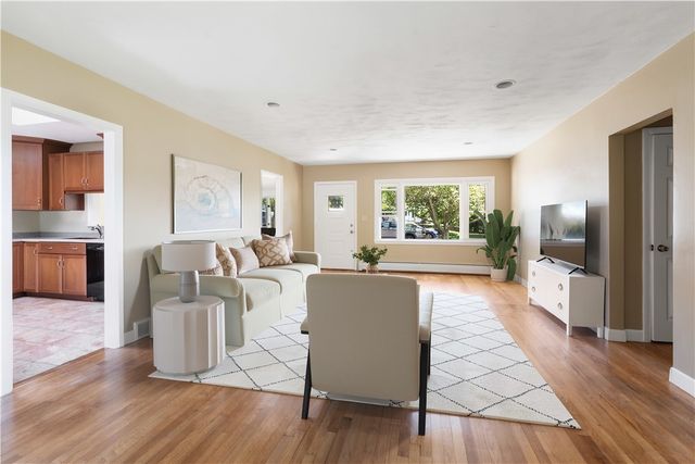 278 Green End Avenue, Middletown, RI 02842