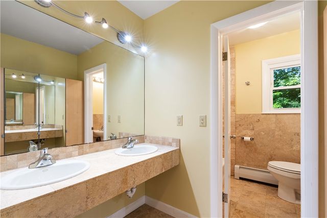 278 Green End Avenue, Middletown, RI 02842