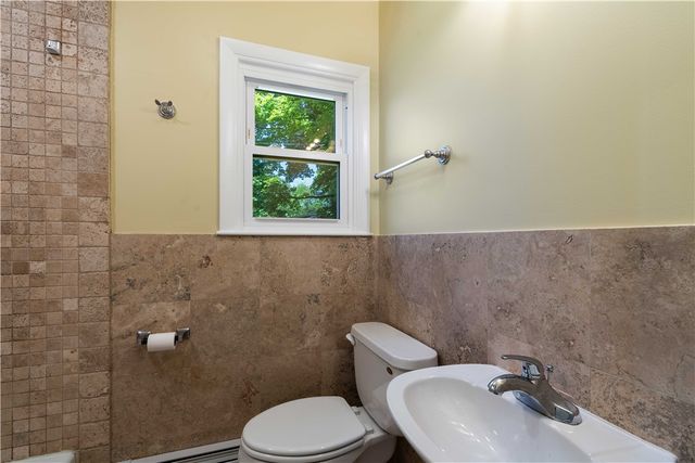 278 Green End Avenue, Middletown, RI 02842