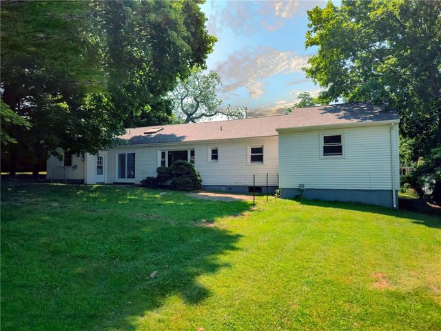 278 Green End Avenue, Middletown, RI 02842