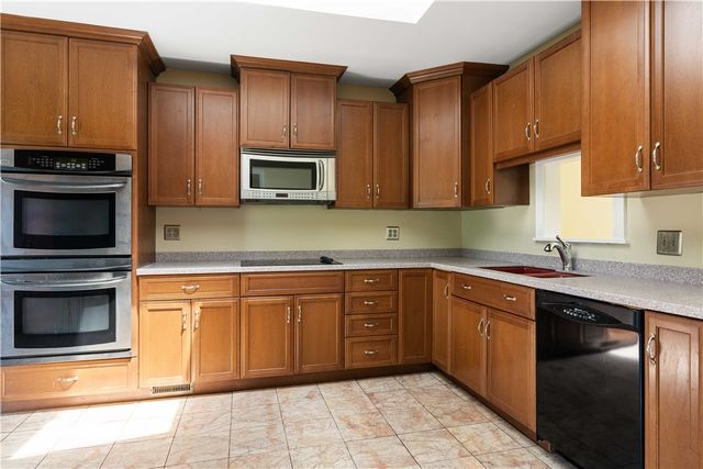 278 Green End Avenue, Middletown, RI 02842