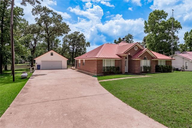 324 Red Oak Lane, Trinity, TX 75862