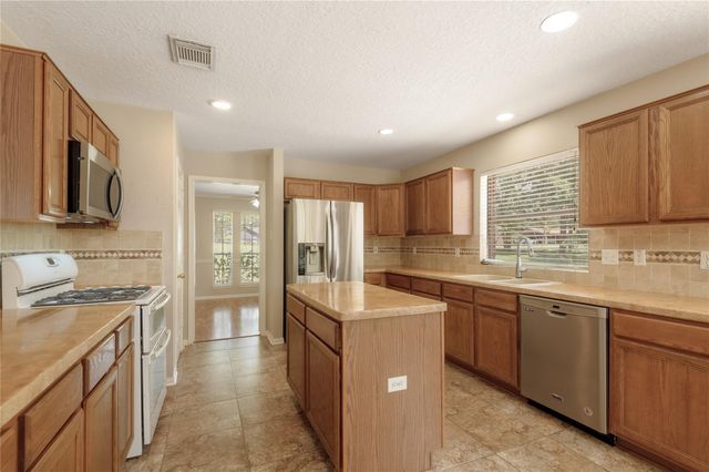 324 Red Oak Lane, Trinity, TX 75862