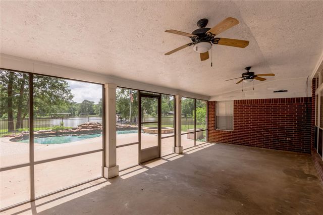 324 Red Oak Lane, Trinity, TX 75862