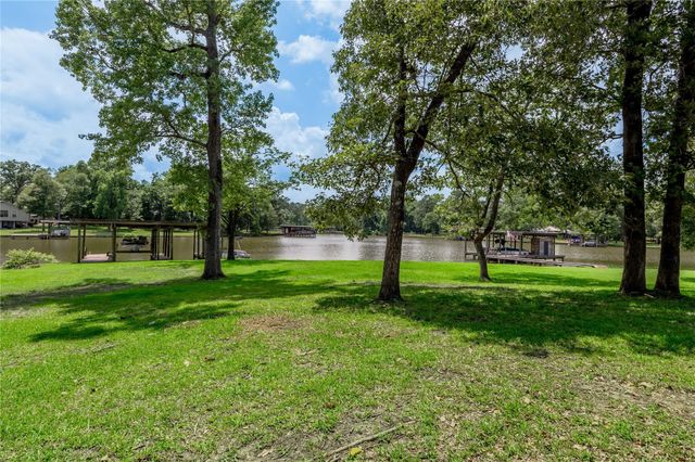 324 Red Oak Lane, Trinity, TX 75862