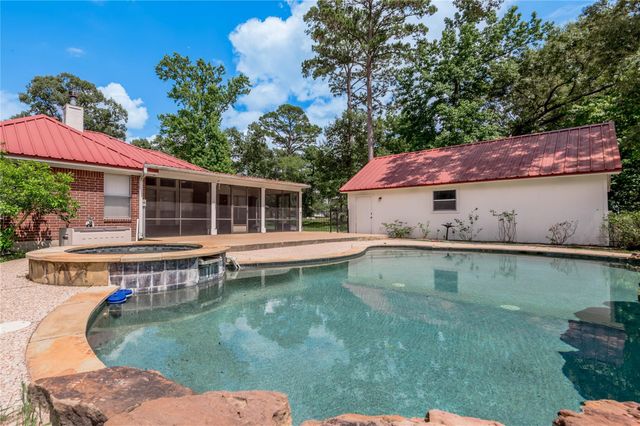 324 Red Oak Lane, Trinity, TX 75862
